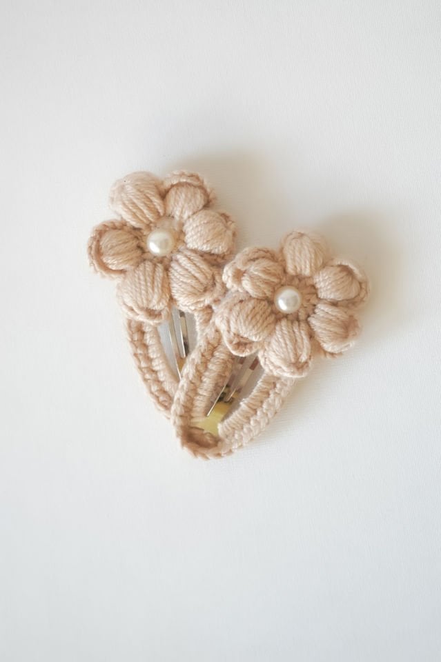 İncili Bej Örgü Toka