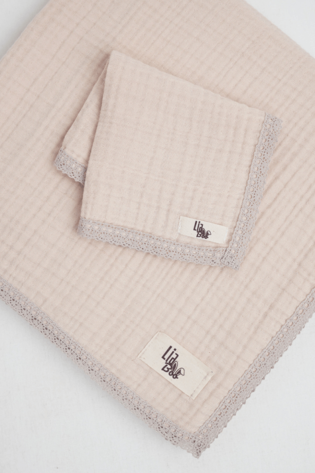 4 Katlı Dantelli Organik Müslin Battaniye Bej